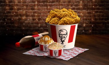 (Till 31 Aug 2022) KFC Singapore $5.70 for Zinger Stacker with drink or 2 twister