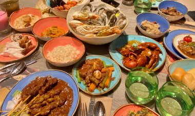 (No period stated) Atrium Restaurant Holiday Inn halal buffet 50% off and kid below 5 years old dine for free with every one paying adult