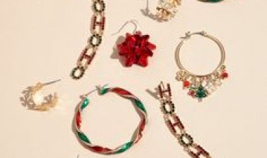 Lovisa Christmas jewelry in online store now check them out for a Christmas outfit