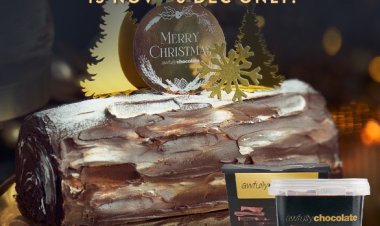 Awfullychocolate free Hei ice cream 1 Pint with every Christmas cake pre-order till 6 Dec only