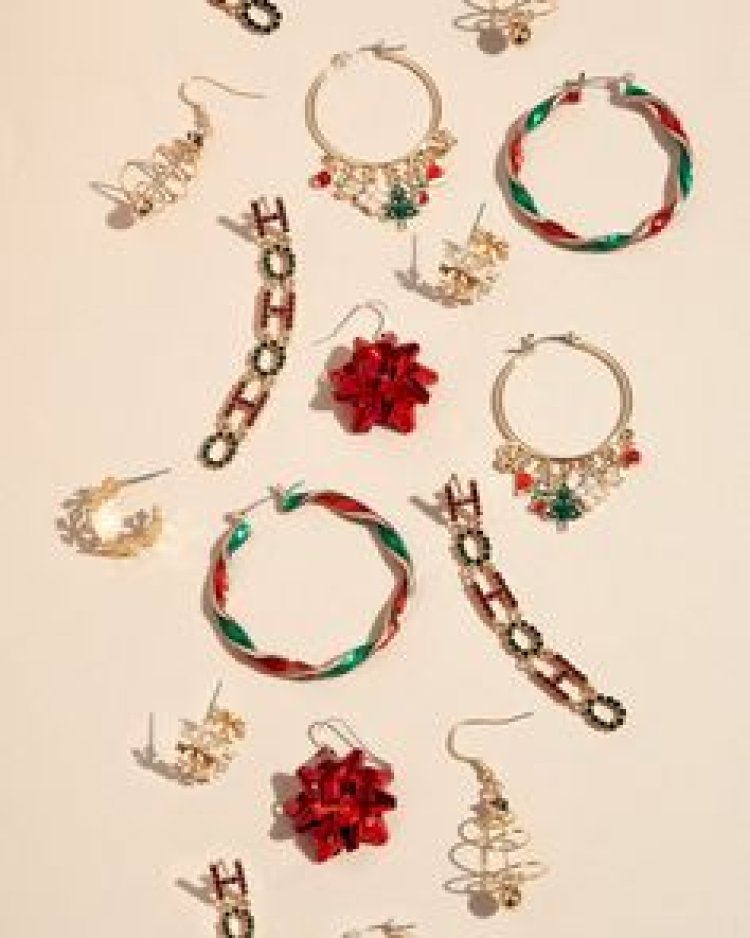 Lovisa Christmas jewelry in online store now check them out for a Christmas outfit