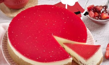Cat & the Fiddle Cakes 20% off sweet strawberry cheesecake till 31 Dec