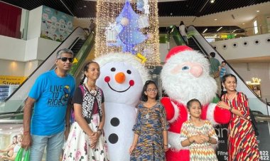Hillion Mall Christmas event for weekend 24 to 25 Dec meet Santa and Snow Man