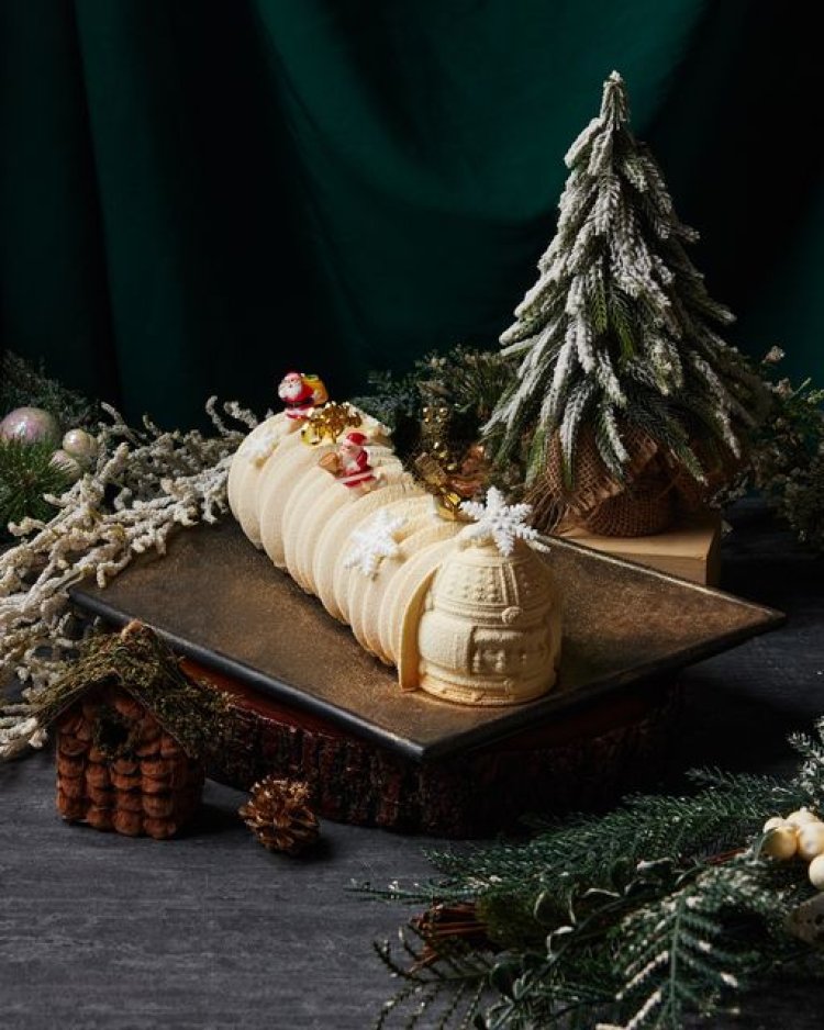 Koma Japanese Restaurant Christmas log cake is ready available till 28 Dec