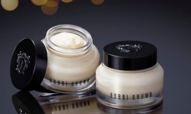 Bobbi Brown New year promotion up to 25% off till 11 Jan at Takashimaya cosmestic department level 1