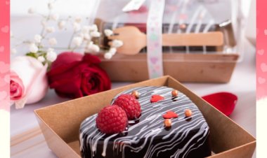 Jack Place Valentine dark chocolates bento heart cake @ $18.80